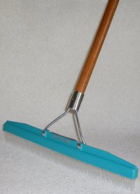 Grandi-Groom Carpet Rake